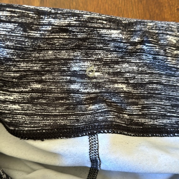 Lou & Grey capri workout leggings - Picture 3 of 6